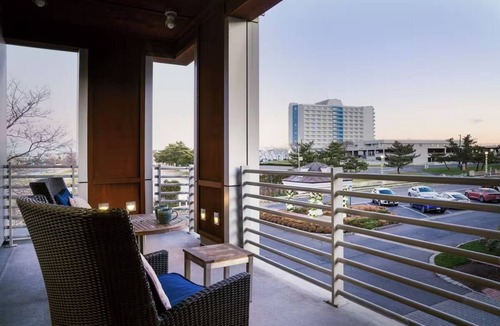 Long Branch Hotel | Well Designed Suite w/Balcony | Relaxing Stay After Busy Day at Pier Village