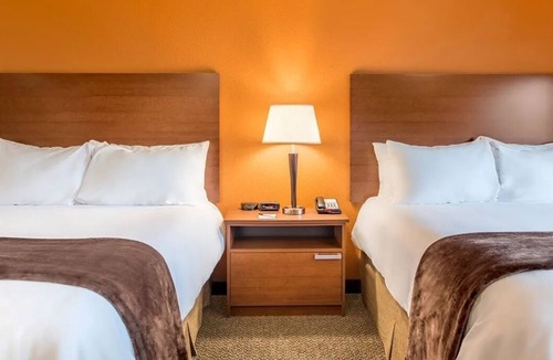 Davenport Hotel | Well-Lit, Peaceful Room w/Kitchen Near Historic Black Hawk State Site & Trails
