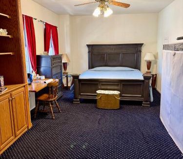 Spillville Hotel | Wenzil Taylor Building