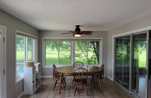 Sioux Falls House | West Sioux Falls Retreat - private 3-bedroom acreage with heated pool