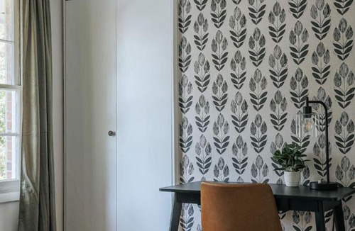Jefferson Park Avenue Apartment | Westerly Haven B