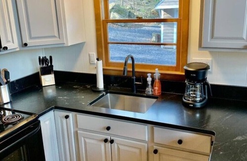 Front Royal Cabin | Whiskey Hill Cabin a mountain escape in Virginia wine country