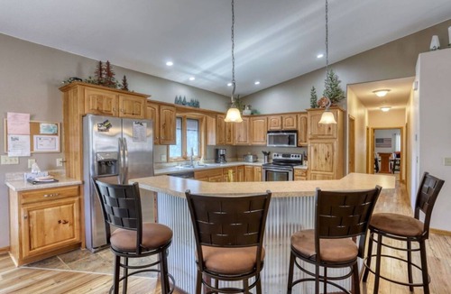 Deadwood House | Whispering Pines Retreat - beautiful new cabin