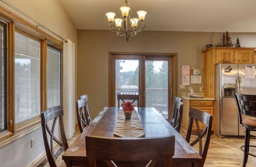 Deadwood House | Whispering Pines Retreat - beautiful new cabin