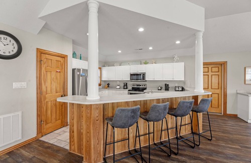 Buck Island House | White Dolphin: Hot Tub | Rec Room | Pool Access