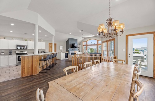 Buck Island House | White Dolphin: Hot Tub | Rec Room | Pool Access