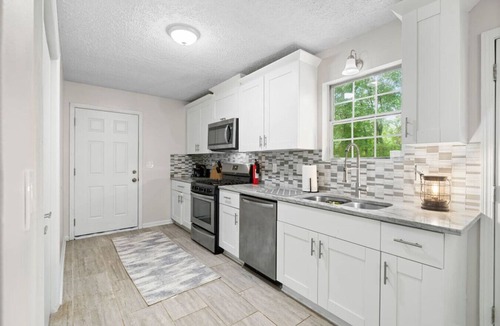Woodstock House | White Lantern Cottage DwtnWdsk