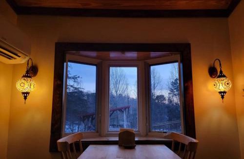 Stanardsville Apartment | White Lotus Suite
