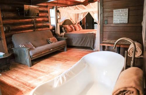 Mount Morris Hotel | White Pines Lodge