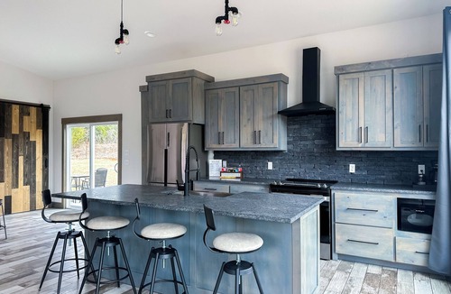 Purcell Cabin | WhiteTail Cabin with Shuffleboard, Fireplace, WiFi, South of Norman
