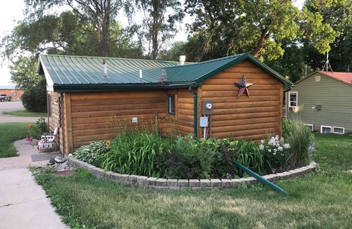 Rutland Cabin | Why book a room when you can have the whole house!?