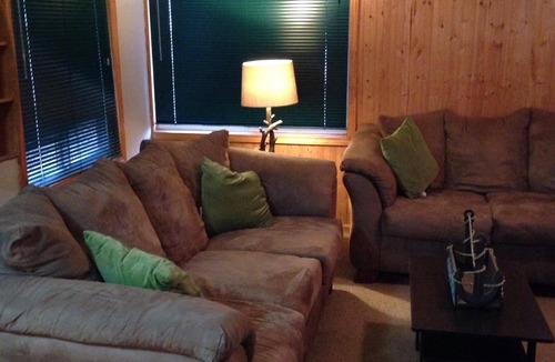 Rutland Cabin | Why book a room when you can have the whole house!?