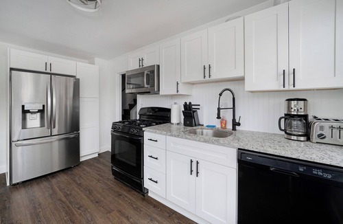 North Wildwood House | Wild Fudgie Wudgie - 5 Bedroom - Sleeps 14 - 1905 Central Ave - NWW