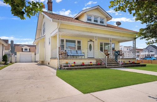 North Wildwood House | Wild Fudgie Wudgie - 5 Bedroom - Sleeps 14 - 1905 Central Ave - NWW