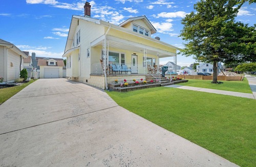 North Wildwood House | Wild Fudgie Wudgie - 5 Bedroom - Sleeps 14 - 1905 Central Ave - NWW