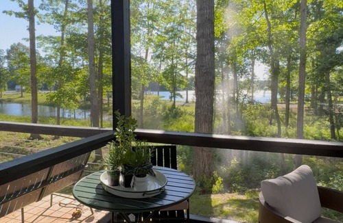 Tracy City Cabin | Wildflower at Water's Edge: Modern Cabin + EV Charger and Canoe
