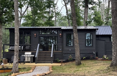 Tracy City Cabin | Wildflower at Water's Edge: Modern Cabin + EV Charger and Canoe