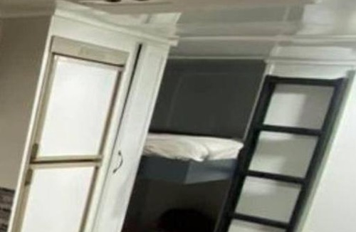 Dover House | Wildwood Camper De Sleeps 6-7,
