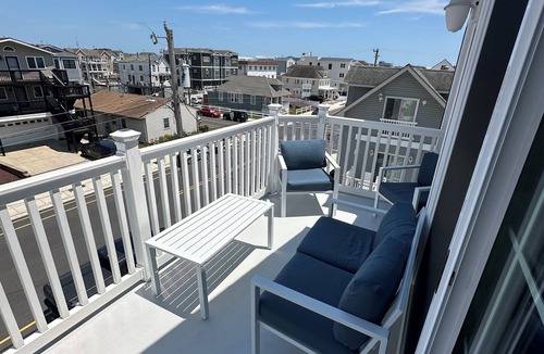 Wildwood Condo | Wildwood vacation home by the Bay. Prime Location on a Beautiful Street!