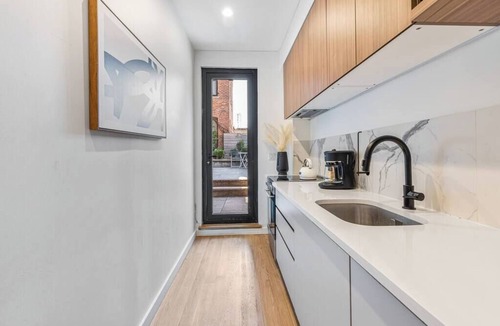 Williamsburg Apartment | Williamsburg, Private outdoor, w/in unit W/D, Gym