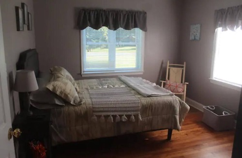 Orange Cottage | Willie's Place Country Cottage Pets Allowed