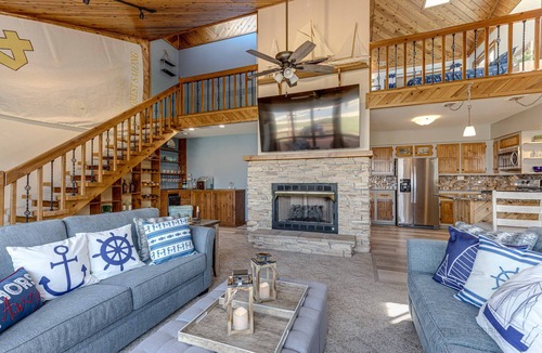 Lake Catherine House | Windjammer, Lakefront Home-Away-From-Home!