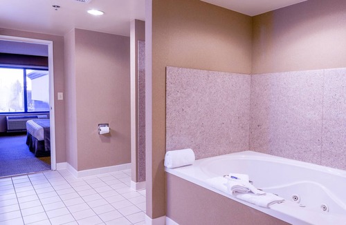 Coon Rapids Hotel | Wingate by Wyndham Coon Rapids