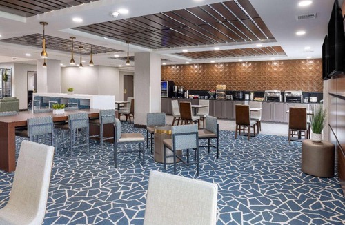 Norma Hotel | Wingate by Wyndham Vineland