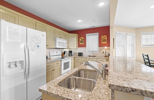 Banner Elk Condo | Wintergreens R1231-Mtn Condo/View, Gated Resort, Indoor/Outdoor Pools & Hot Tub