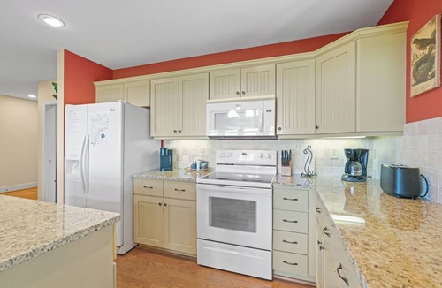 Banner Elk Condo | Wintergreens R1231-Mtn Condo/View, Gated Resort, Indoor/Outdoor Pools & Hot Tub