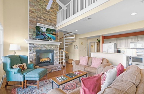 Banner Elk Condo | Wintergreens R1231-Mtn Condo/View, Gated Resort, Indoor/Outdoor Pools & Hot Tub