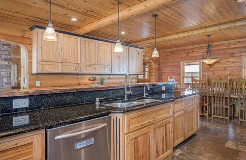 Kent Cabin | Wonder Bear Lodge Private Heated Pool | Hot Tub | 6 King Beds | Sleeps 16
