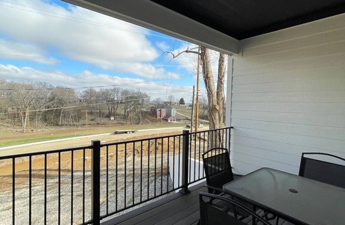 Atchison House | Wonderful 5-bedroom house in charming Atchison. Walk to Benedictine College!