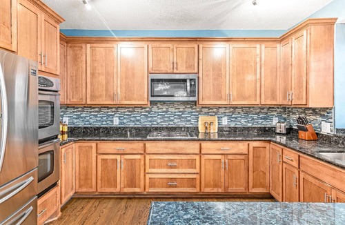 Webster House | Wonderful home in prime Rosemount location.