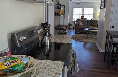 Landrum House | Wonderful Landrum Getaway with Hot Tub 4/2 home close to Tryon!nn