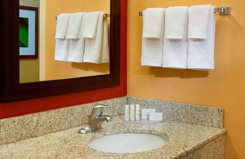West Dundee Resort | Wonderful Trip! 3 Units w/FREE Parking, Indoor Pool, Games at NOW Arena!