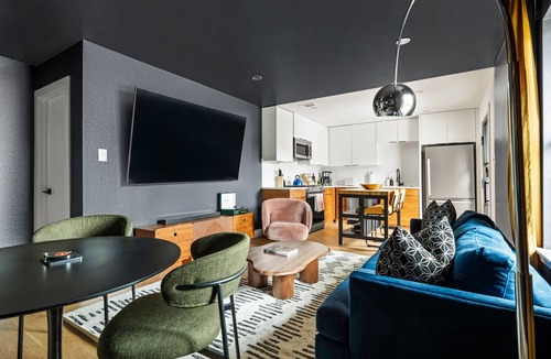 MLK House | Wonderland Unit B · Sleeps 12, Pool, Soccer & More