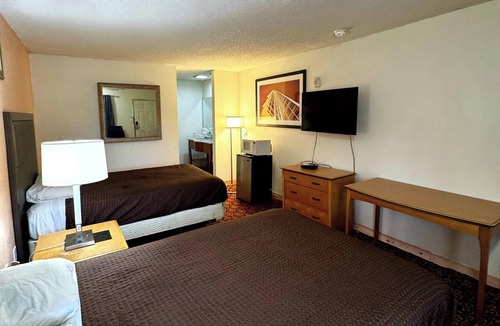 Rome Hotel | Woodbridge Inn By OYO Rome