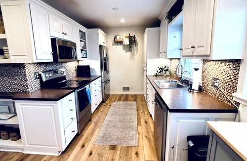Bellevue House | Woodland Retreat- Mins to the Zoo & backs up a Forest - perfect for Large Groups