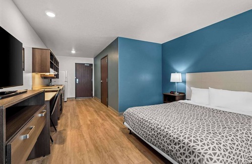 Loves Park Hotel | Woodspring Suites Loves Park Rockford