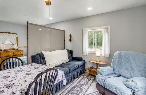 Marydel House | Woodsy + Secluded! Amish Country Retreat in Hartly