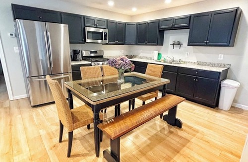 White Hall Apartment | Working horse farm retreat! Convenient to wedding venue!