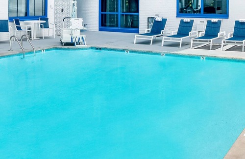 Dupont Circle Hotel | Workspace-Friendly DC Stay Near Metro & Local Eats | 4 Units