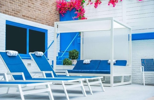 Dupont Circle Hotel | Workspace-Friendly DC Stay Near Metro & Local Eats | 4 Units