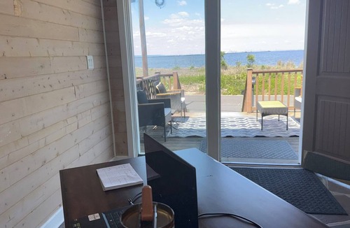 Leonardo House | World Cup 5Bd spacious house with private beach views of NYC. Minutes from Ferry