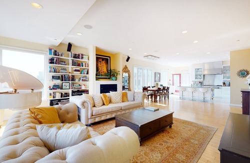 Union City Condo | World Cup Base: 15 Min to NYC & MetLife + 2 Private Parking Spots + NYC skyline