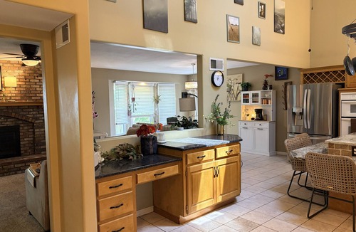 Roeland Park House | World Cup Home Base; 10 Min to Plaza & Downtown; Fire Pit + Pool Access