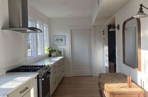 South Amboy House | WORLD CUP STAY walk to good food live music cafe's train to Metlife NYC NJ Shore