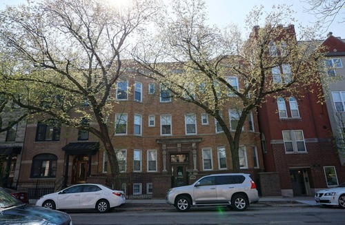 Lakeview Hotel | Wrigley Hostel - Chicago