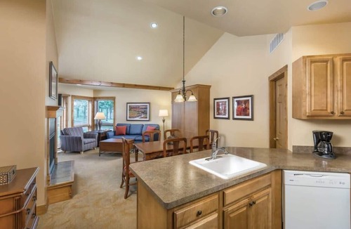 Hanover Condo | Wyndham Galena Resort |2BR/2BA King Bed Balc Suite